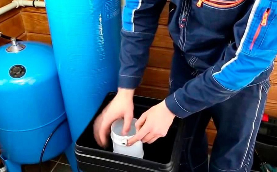 монтирование системы умягчения воды Ecvols